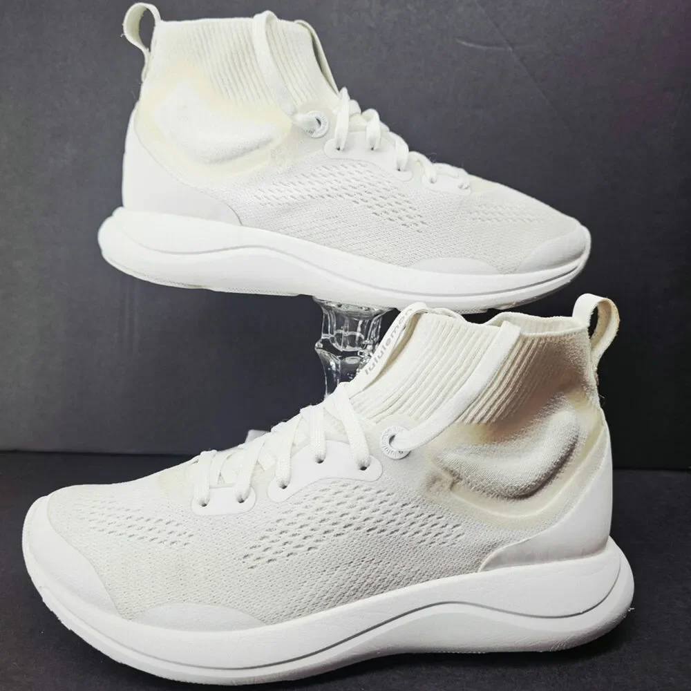 Lululemon Women 5.5 Comfy footwear